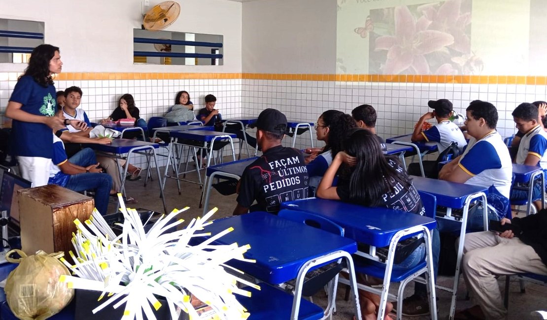 Docentes e graduandos da Uneal Palmeira realizam ação em escolas municipais de Arapiraca