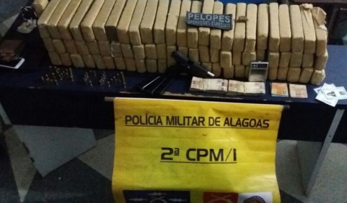 PM de Alagoas prende dupla que guardava 50 quilos de maconha