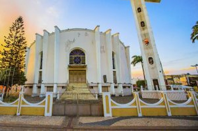 Senhora tem bolsa furtada enquanto assistia missa na Concatedral de Arapiraca