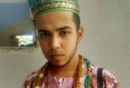 Babalorixá organiza protesto em Arapiraca após relato de intolerância religiosa em loja cristã