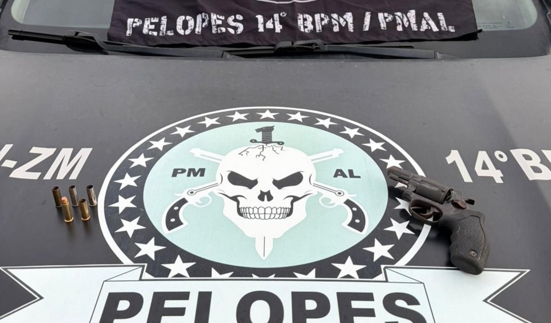 PM apreende arma de fogo e mais de 600 gramas de cocaína no interior