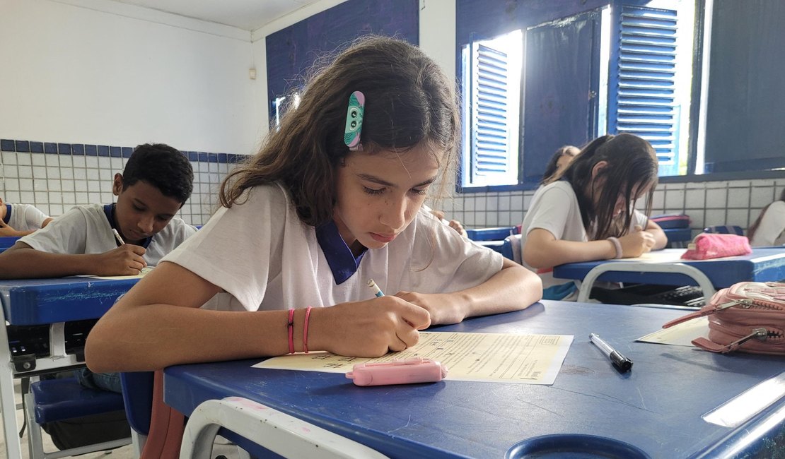 Mais de 330 mil estudantes fazem as provas da Olimpíada Brasileira de Matemática das Escolas Públicas