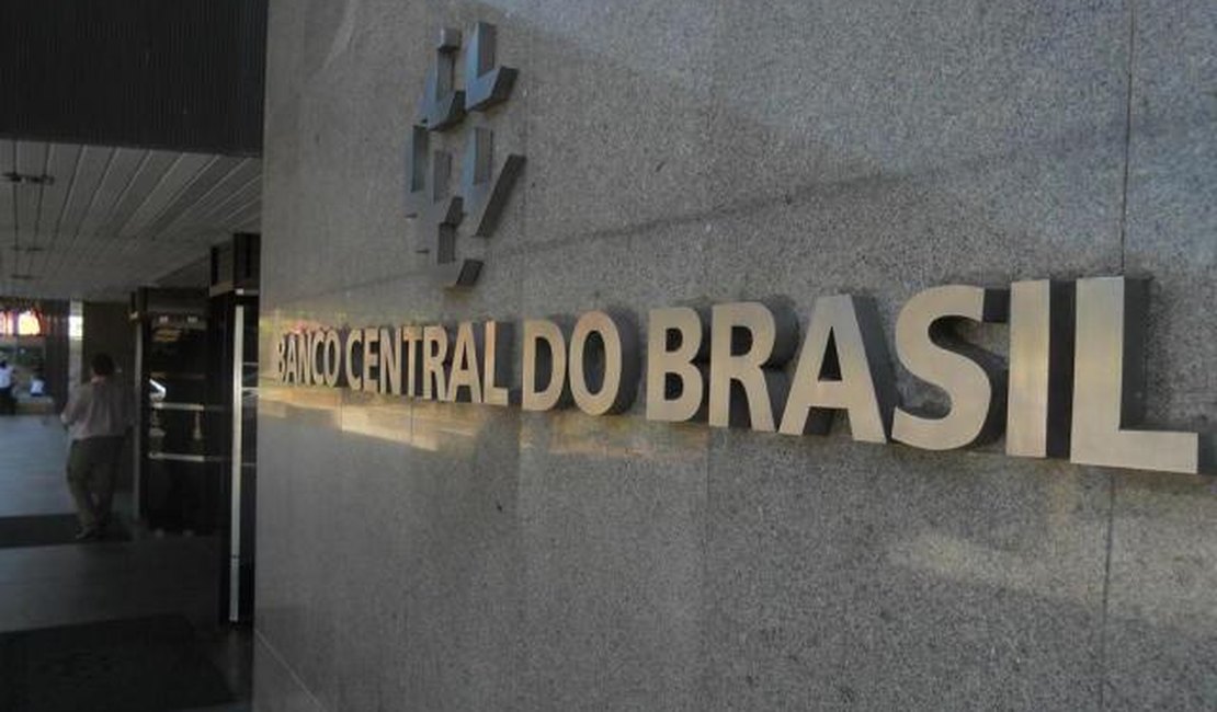 BC reduz juros básicos da economia para 14%; redução é a primeira em quatro anos