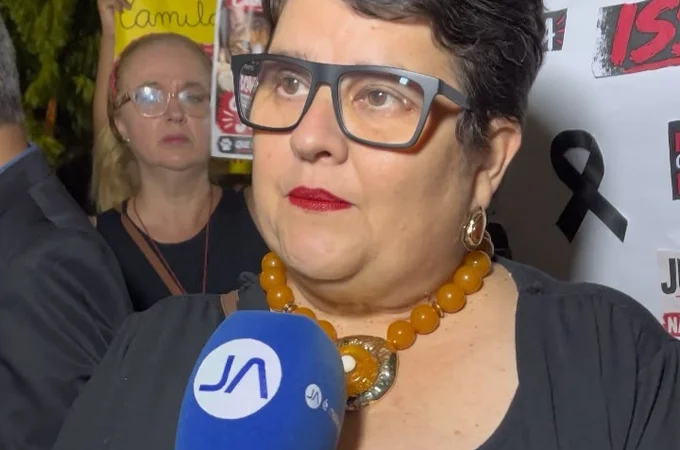 Comissão da OAB acompanha protesto que pede justiça por gata morta na Ponta Verde
