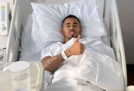 Gabriel Jesus passa por cirurgia após lesão no joelho na Copa e deve voltar a jogar em três meses