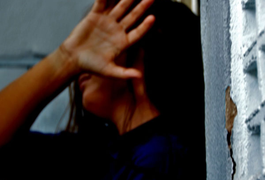 Mulher é agredida pelo ex-companheiro e pede ajuda ensanguentada em Feira Grande