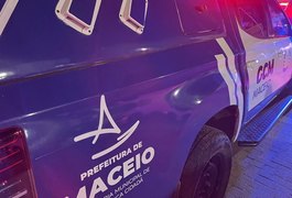 Guarda Municipal prende três homens por tráfico de drogas na Praça da Faculdade