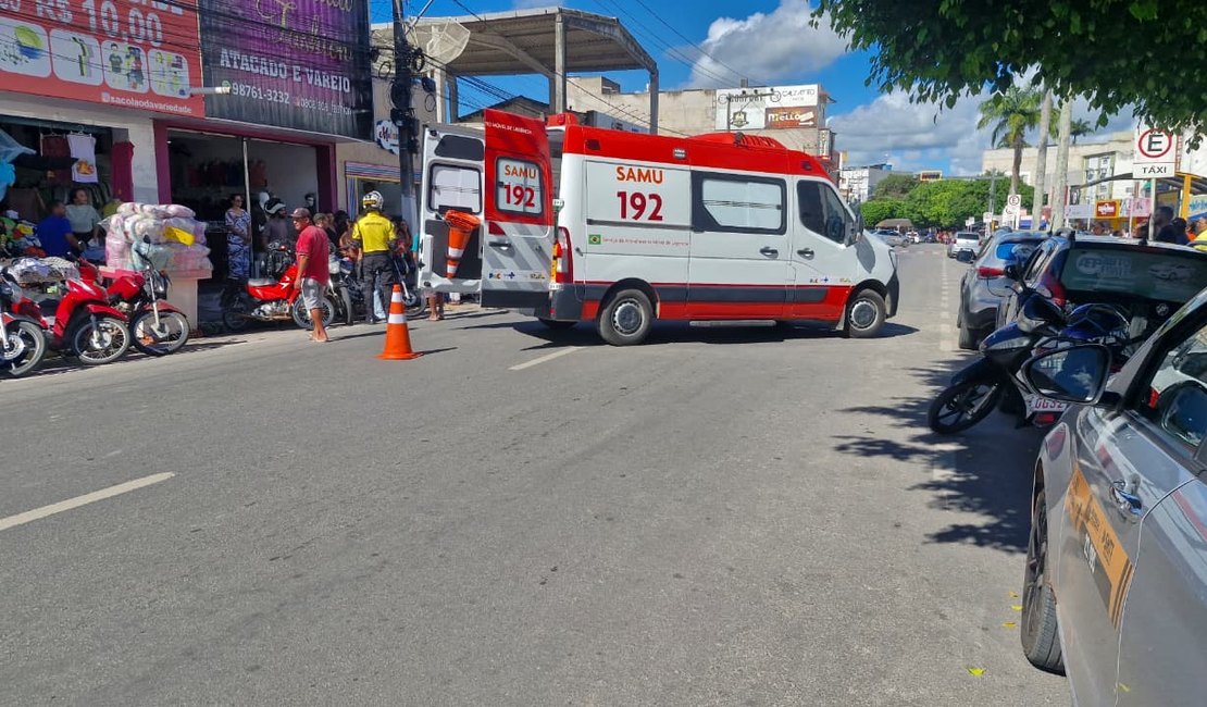 Colisão entre motocicletas deixa feridos no Centro de Arapiraca
