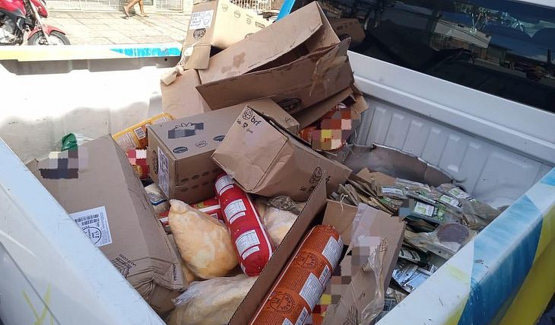 Fiscalização apreende 220kg de queijo, calabresa e mortadela estragados em Maceió