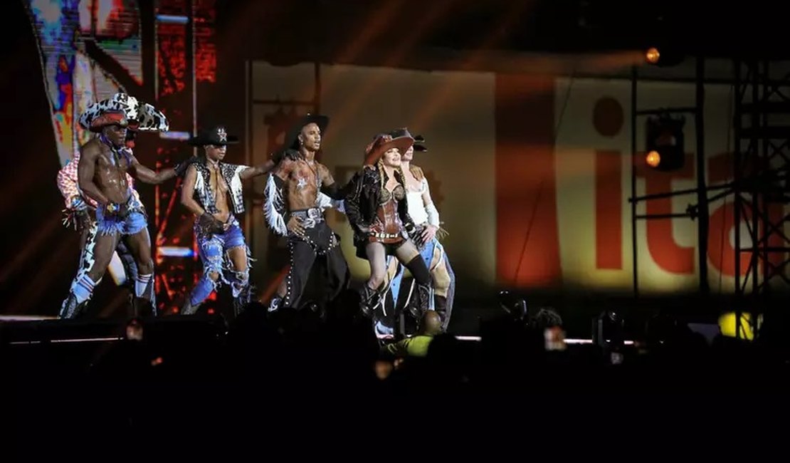 Madonna deixa fãs 'em transe' com espetáculo e homenagens ao Brasil durante show no Rio de Janeiro