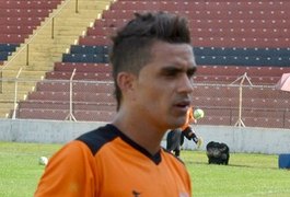 Meia Dinélson pede desligamento do ASA