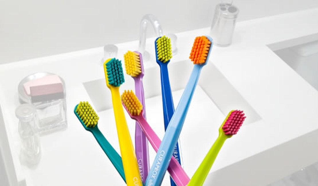 Entenda porque a escova de dente CURAPROX é tão macia e eficaz