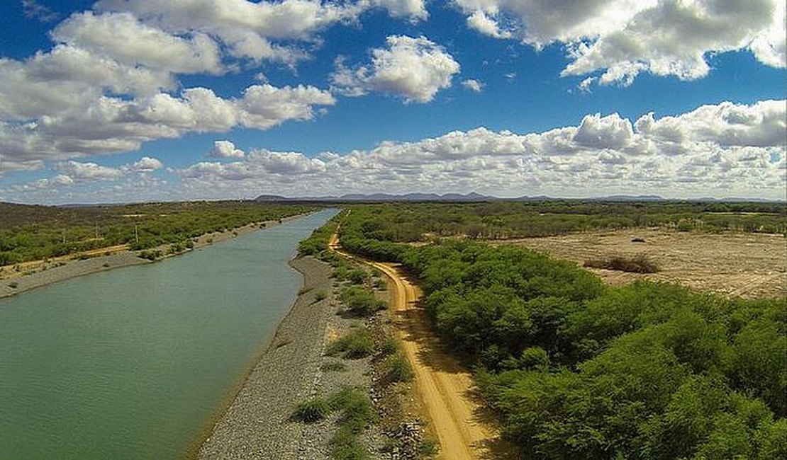 Corpo é encontrado boiando no Rio São Francisco, em Alagoas