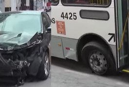 Acidente entre ônibus e carro é registrado na Ponta Verde e complica trânsito, em Maceió