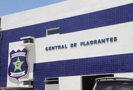 Polícia encontra mais de 1kg de maconha enterrada em Maceió