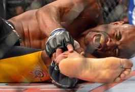 Anderson Silva diz que está longe de nova disputa de título