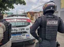 Dupla suspeita de tráfico de drogas é presa por militares da Rocam em Taquarana