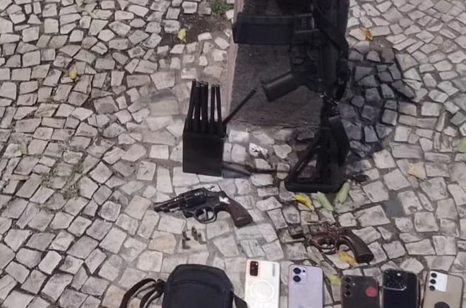 Perseguição policial de 15 km termina com um morto e cinco presos