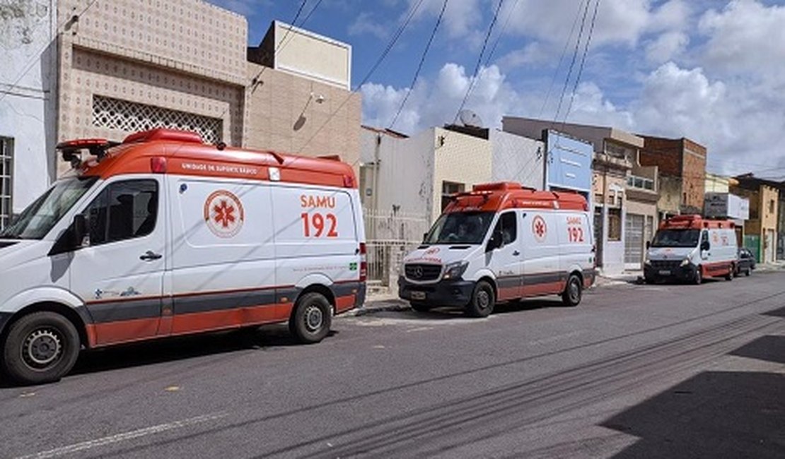 Pai e filha que ficaram mais de 6 horas em ambulâncias aguardando vagas em UTIs morrem em SE