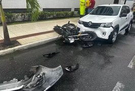 Motociclista morre em batida com carro em cruzamento em Maceió