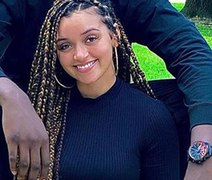 Filha de Xanddy e Carla Perez publica clique raro com o namorado gringo: ''Minha vida''