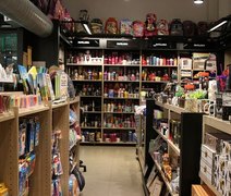 Material escolar reaproveitado ajuda famílas a economizar nas compras