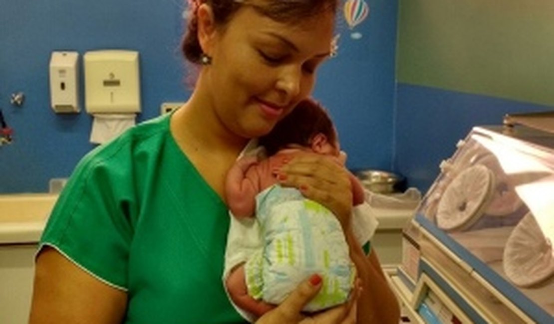 Bebê é encontrado dentro de caixa de sapatos em Recife