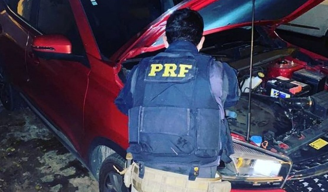 PRF prende homem flagrado em Maceió com carro roubado em Pernambuco