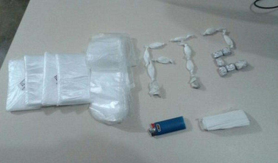 Dupla é capturada em feira livre comercializando drogas, no Sertão