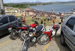 Em Traipu, visitantes lotaram o Rio São Francisco no primeiro dia do ano