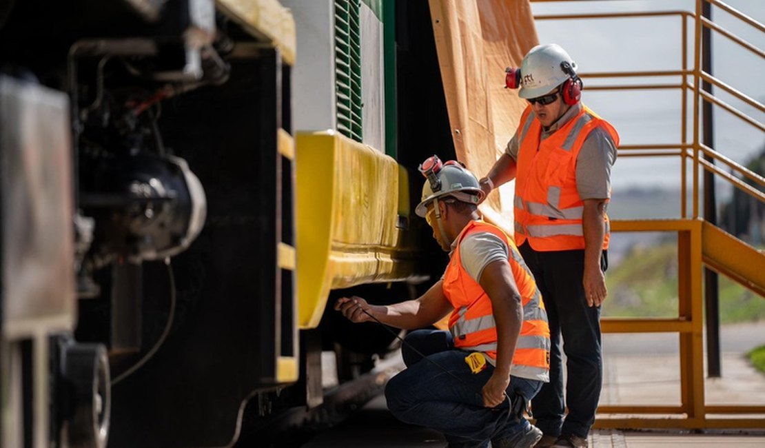 Ministro dos Transportes participa de teste operacional do VLT de Arapiraca, em Alagoas, nesta sexta (25)