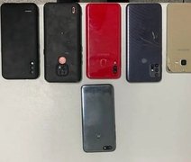 Policia Civil apreende celulares roubados e convoca vítimas de assalto para recuperá-los, em Alagoas