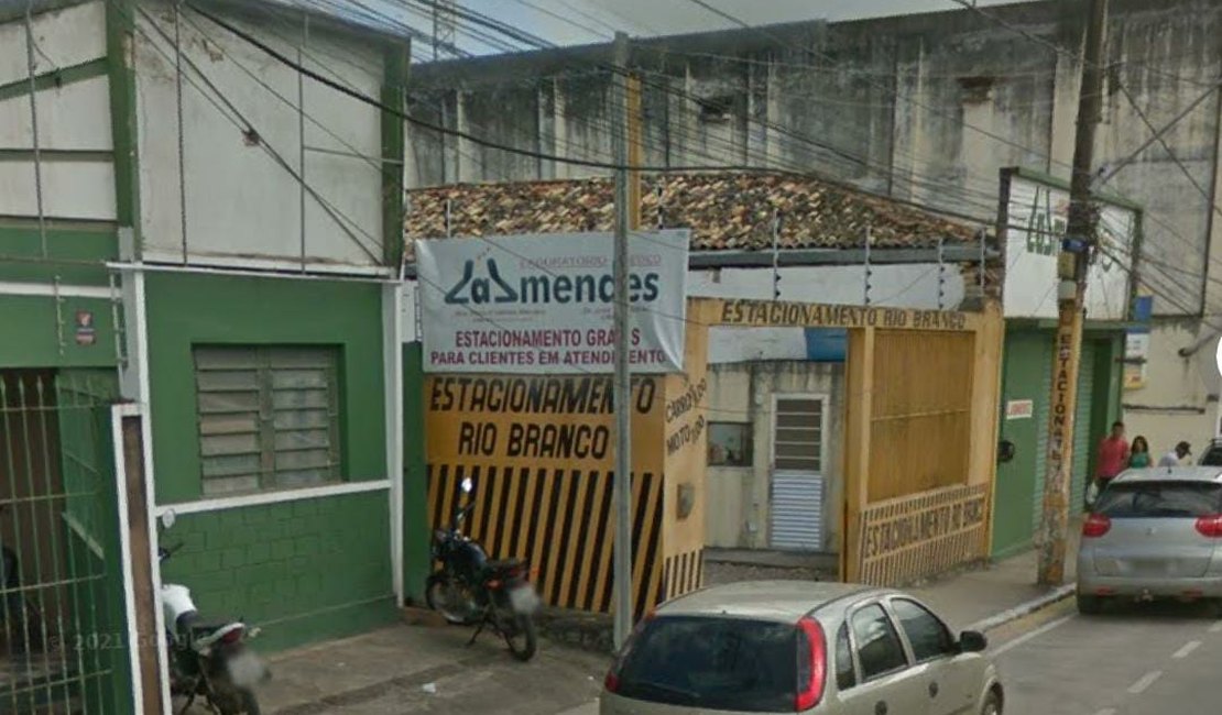 Homem é detido por seguranças após tentar furtar refletor em Arapiraca