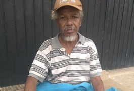 Em Arapiraca, idoso em situação de rua deseja encontrar família de União dos Palmares