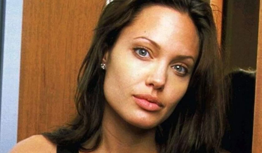 Coronavírus: Angelina Jolie doa US$ 1 mi para alimentar crianças