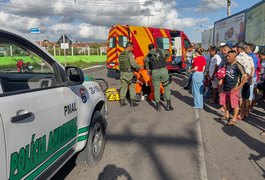Acidente envolvendo moto e cinquentinha deixa três feridos em Arapiraca; assista