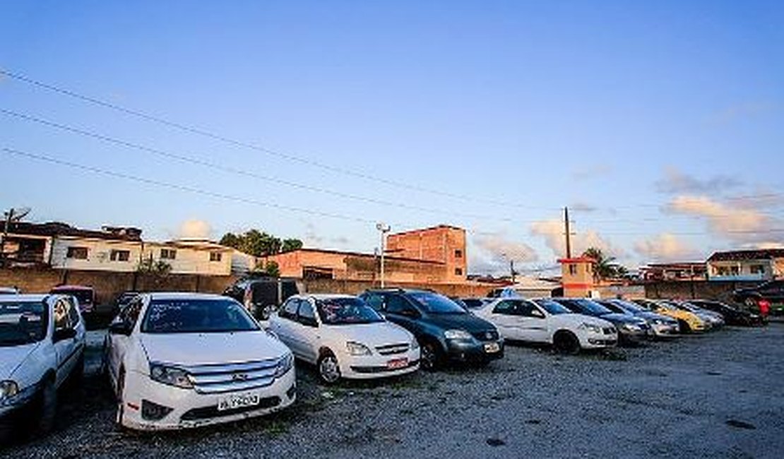 SMTT de Maceió fará leilão online de 254 carros apreendidos