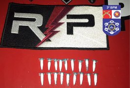 Polícia apreende pinos de cocaína com passageira durante abordagem a motorista de aplicativo