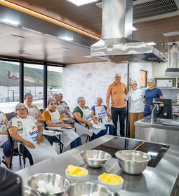 Carreta-escola do Senac oferece cursos gratuitos de gastronomia em Traipu