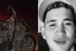 Batida de frente entre carro e caminhão deixa jovem morto em Delmiro Gouveia