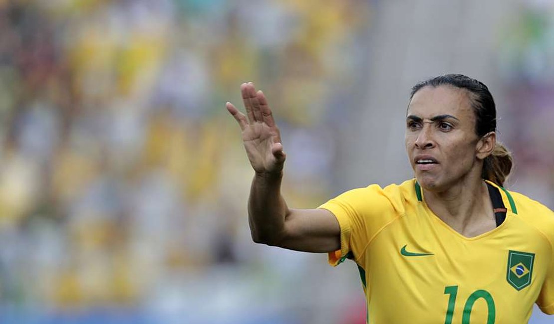 Marta mostra evolução em tratamento às vésperas do Mundial