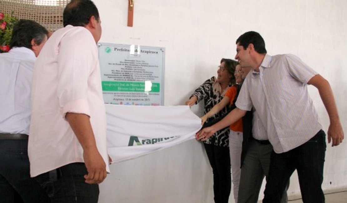 Célia Rocha inaugura fábrica de estofados no Polo Moveleiro
