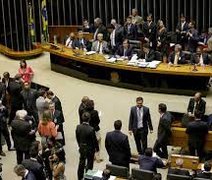 Deputados avaliam antecipar feriados para as segundas ou adiar para as sextas-feiras