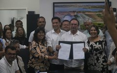 Prefeito Luciano Barbosa assina Ordem de Serviços para ampliação do Parque Ceci Cunha