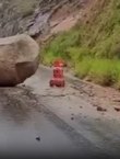 Pedra desaba na Serra da Catita e atinge BR-416 entre Ibateguara e São José da Laje