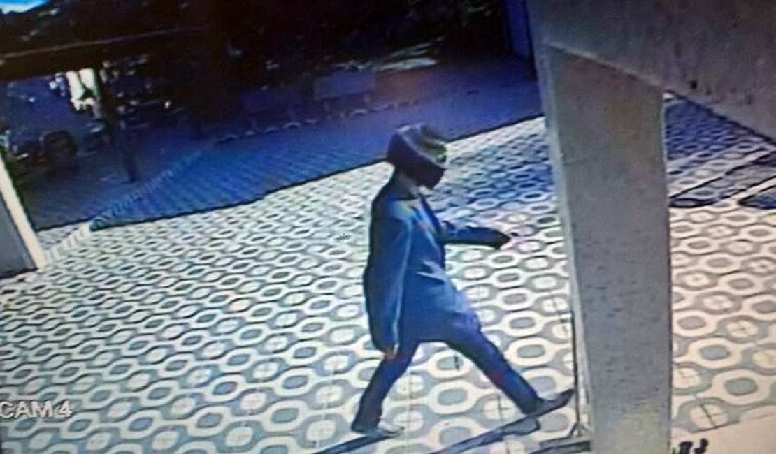 Homens encapuzados invadem casa de médico e levam veículo em São Miguel dos Campos