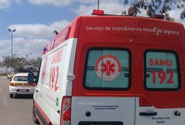 Caminhoneiro não respeita sinalização e causa acidente envolvendo motociclista, em Arapiraca
