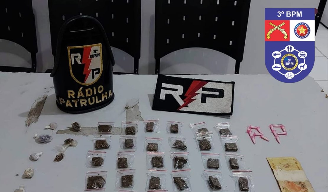 Jovem é preso com bombinhas de maconha e cocaína, em Arapiraca