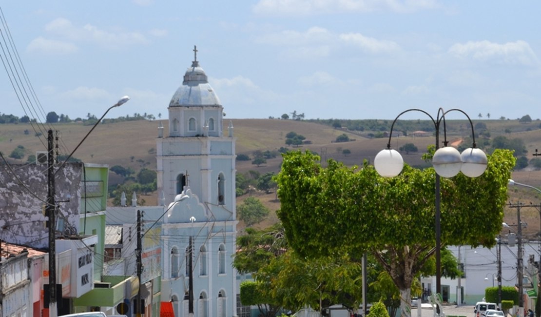 Homens se passam por policiais federais e roubam casa do Agreste