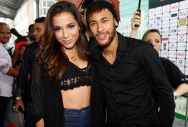 Anitta vai à festa de Neymar sem namorado no Rio de Janeiro